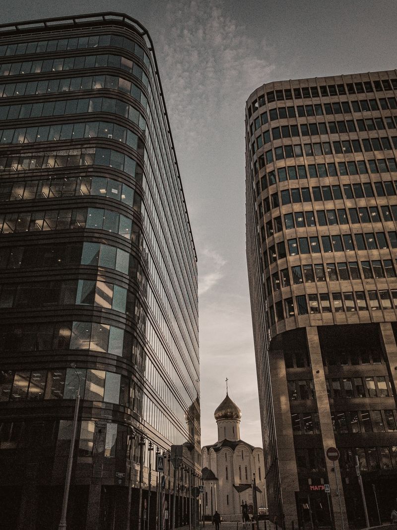 Bürogebäude in der Abendsonne